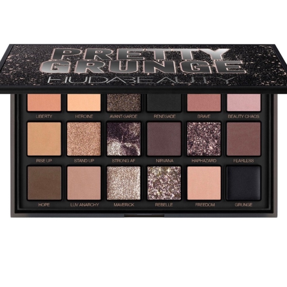 LIMITED EDITION: HUDA BEAUTY Pretty
Grunge Eyeshadow Palette- NIB
